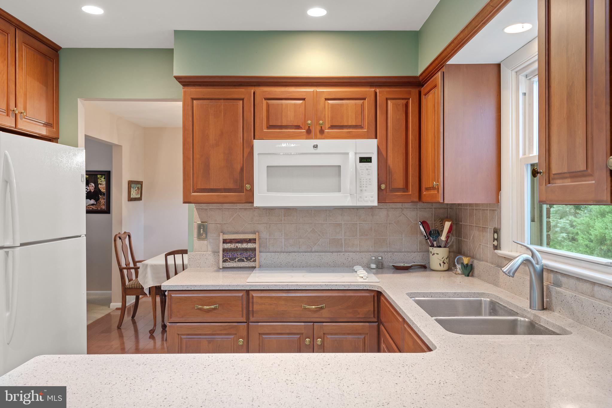 1046 Devonshire Road Lancaster, PA 17601 - Photo 14 of 39