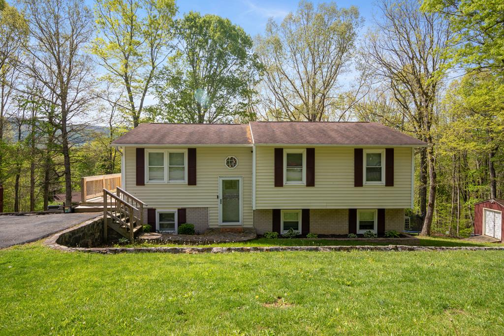 156 Ridgecrest Street Bluefield, VA 24605 - Photo 1 of 64 Gallery Image 1