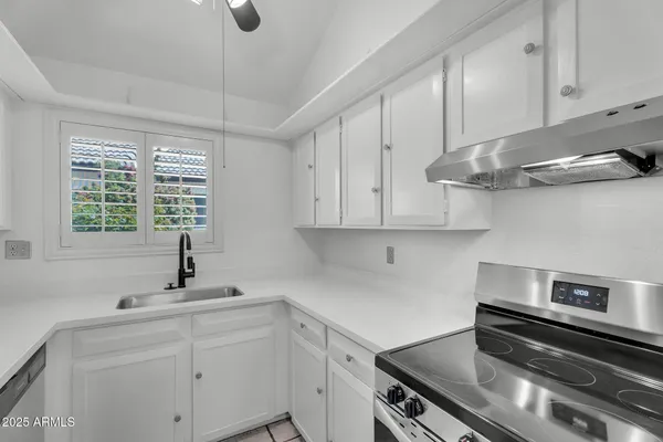 $329,000 | 1138 East Kaler Drive, Phoenix, AZ 85020