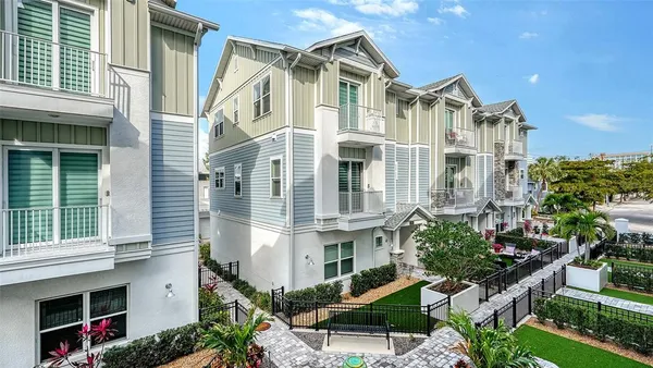 $5,250 | 512 Laurel Park Drive, Sarasota, FL 34236