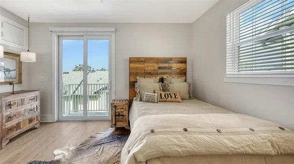 $5,250 | 512 Laurel Park Drive, Sarasota, FL 34236