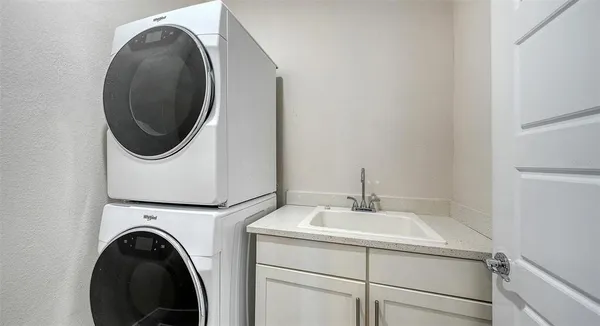 $5,250 | 512 Laurel Park Drive, Sarasota, FL 34236