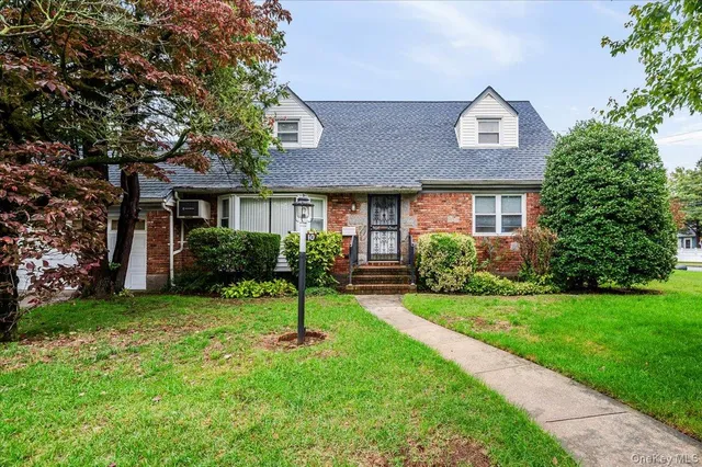 $725,000 | 10 Linden Street, Malverne, NY 11565