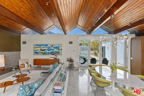 $2,195,000 | 1732 Royal Palm Court, Palm Springs, CA 92262