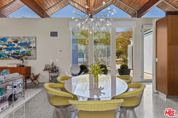 $2,195,000 | 1732 Royal Palm Court, Palm Springs, CA 92262