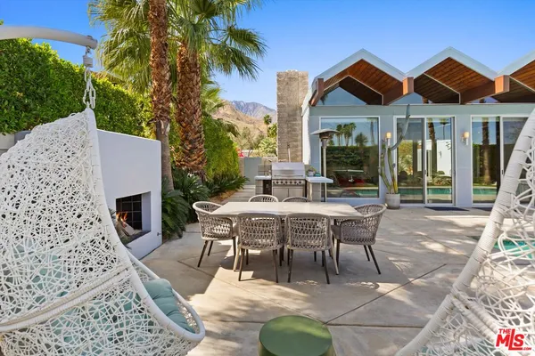 $2,195,000 | 1732 Royal Palm Court, Palm Springs, CA 92262