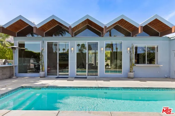 $2,195,000 | 1732 Royal Palm Court, Palm Springs, CA 92262