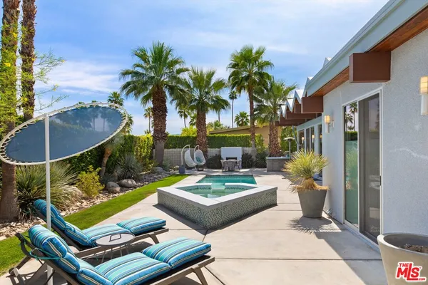 $2,195,000 | 1732 Royal Palm Court, Palm Springs, CA 92262