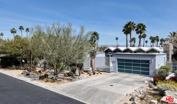 $2,195,000 | 1732 Royal Palm Court, Palm Springs, CA 92262