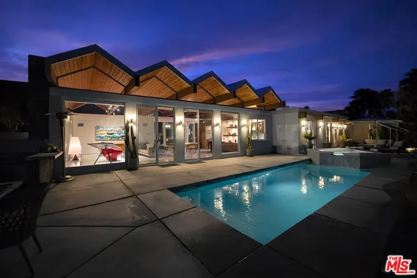 $2,195,000 | 1732 Royal Palm Court, Palm Springs, CA 92262