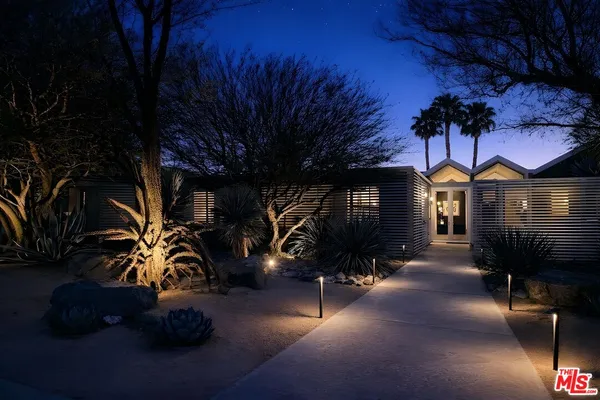 $2,195,000 | 1732 Royal Palm Court, Palm Springs, CA 92262