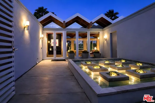 $2,195,000 | 1732 Royal Palm Court, Palm Springs, CA 92262