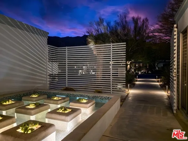 $2,195,000 | 1732 Royal Palm Court, Palm Springs, CA 92262