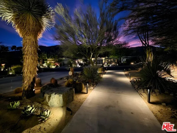 $2,195,000 | 1732 Royal Palm Court, Palm Springs, CA 92262