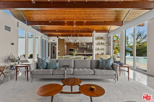 $2,195,000 | 1732 Royal Palm Court, Palm Springs, CA 92262