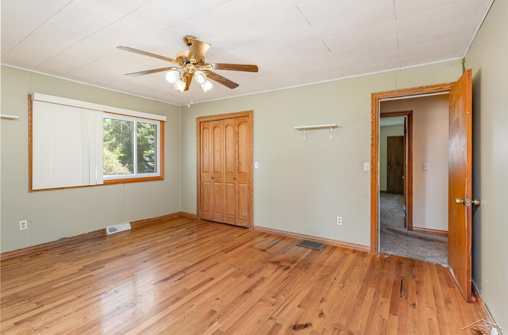 2671 North 8 Mile Road Pinconning, MI 48650 - Photo 13 of 33 50190337-229860DA-D65A-4AE8-8432-64C1BD3D6BEB.JPG