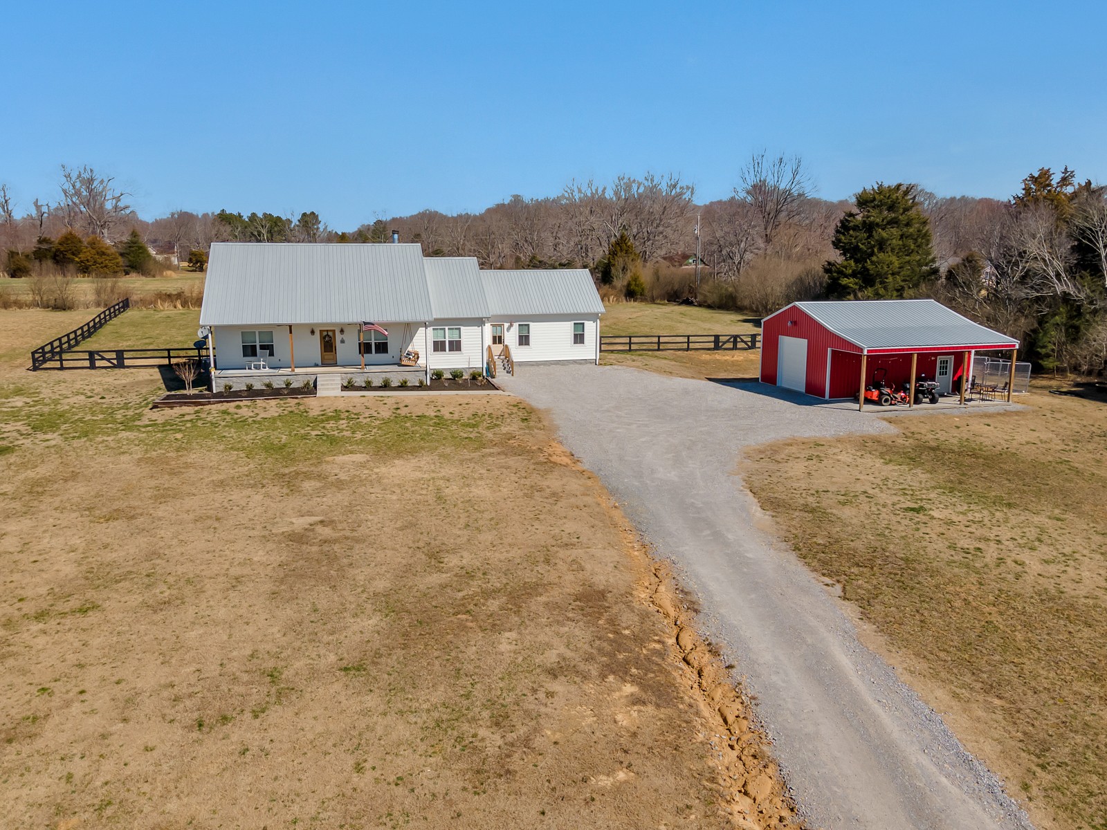1687 Porter Road Burns, TN 37029 - Photo 26 of 32 a view of a town with an houses