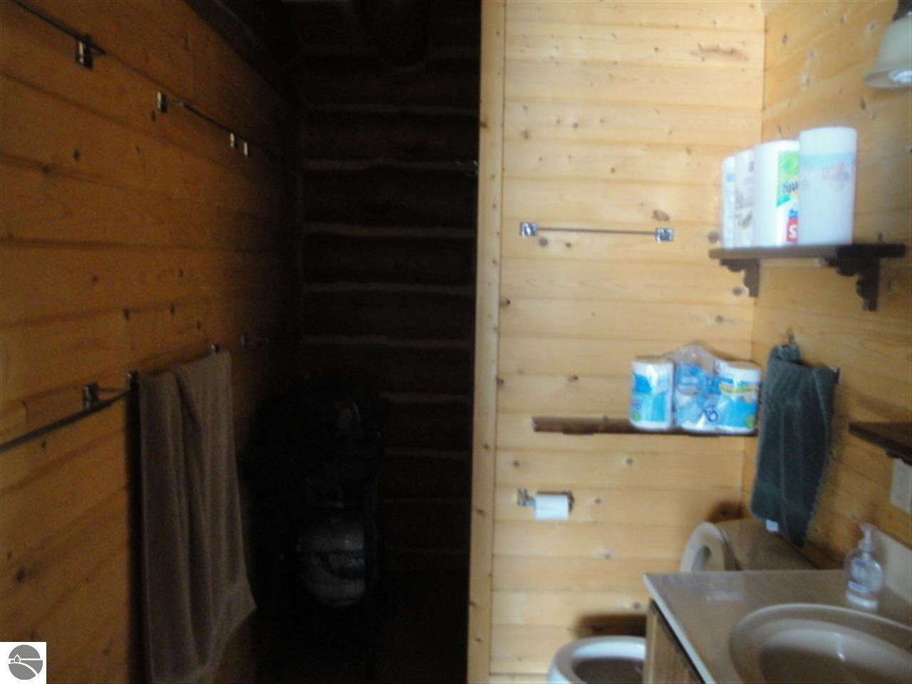 1253 Thomas Road Kalkaska, MI 49646 - Photo 35 of 42 1845856-34.JPG