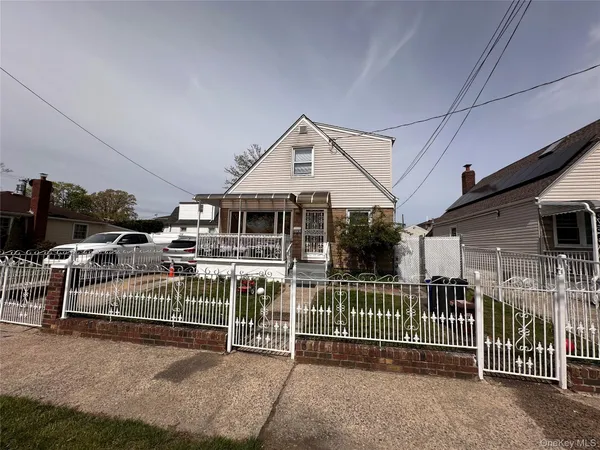 $699,888 | 144-50 230th Place | Brookville