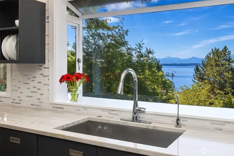 $1,688,000 | 895 Northwest Elford Drive, Seattle, WA 98177