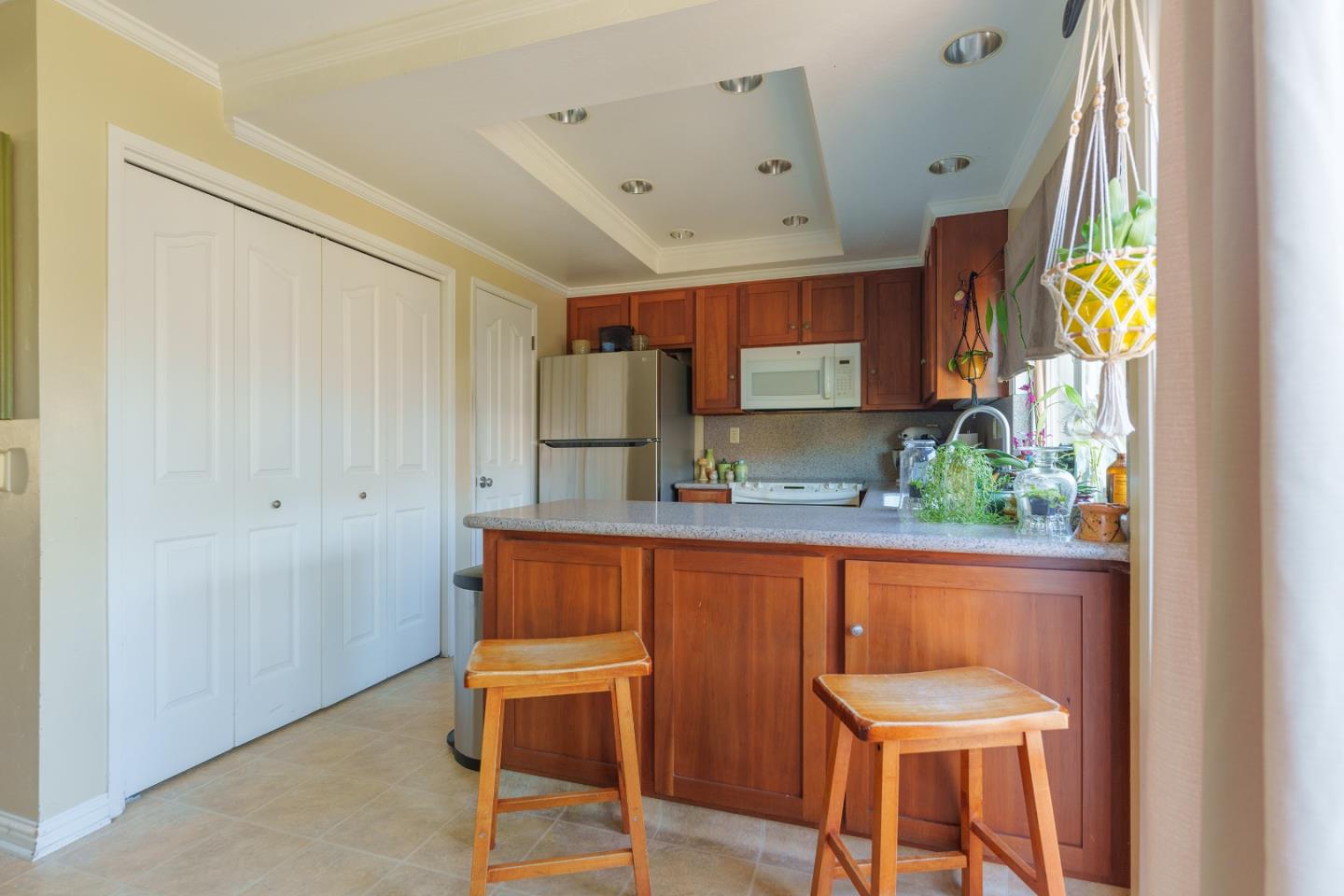 19308 Creekside Circle Salinas, CA 93908 - Photo 9 of 21 a large bathroom with a sink and a mirror