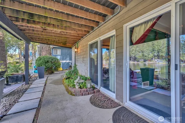 $1,300,000 | 2851 East Mason Lake Drive East, Grapeview, WA 98546