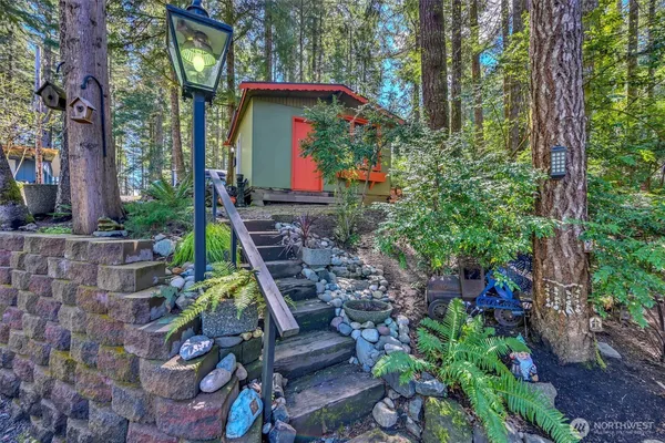 $1,300,000 | 2851 East Mason Lake Drive East, Grapeview, WA 98546