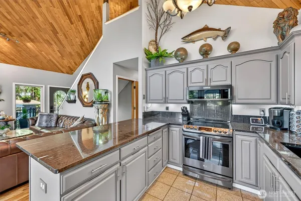 $1,300,000 | 2851 East Mason Lake Drive East, Grapeview, WA 98546