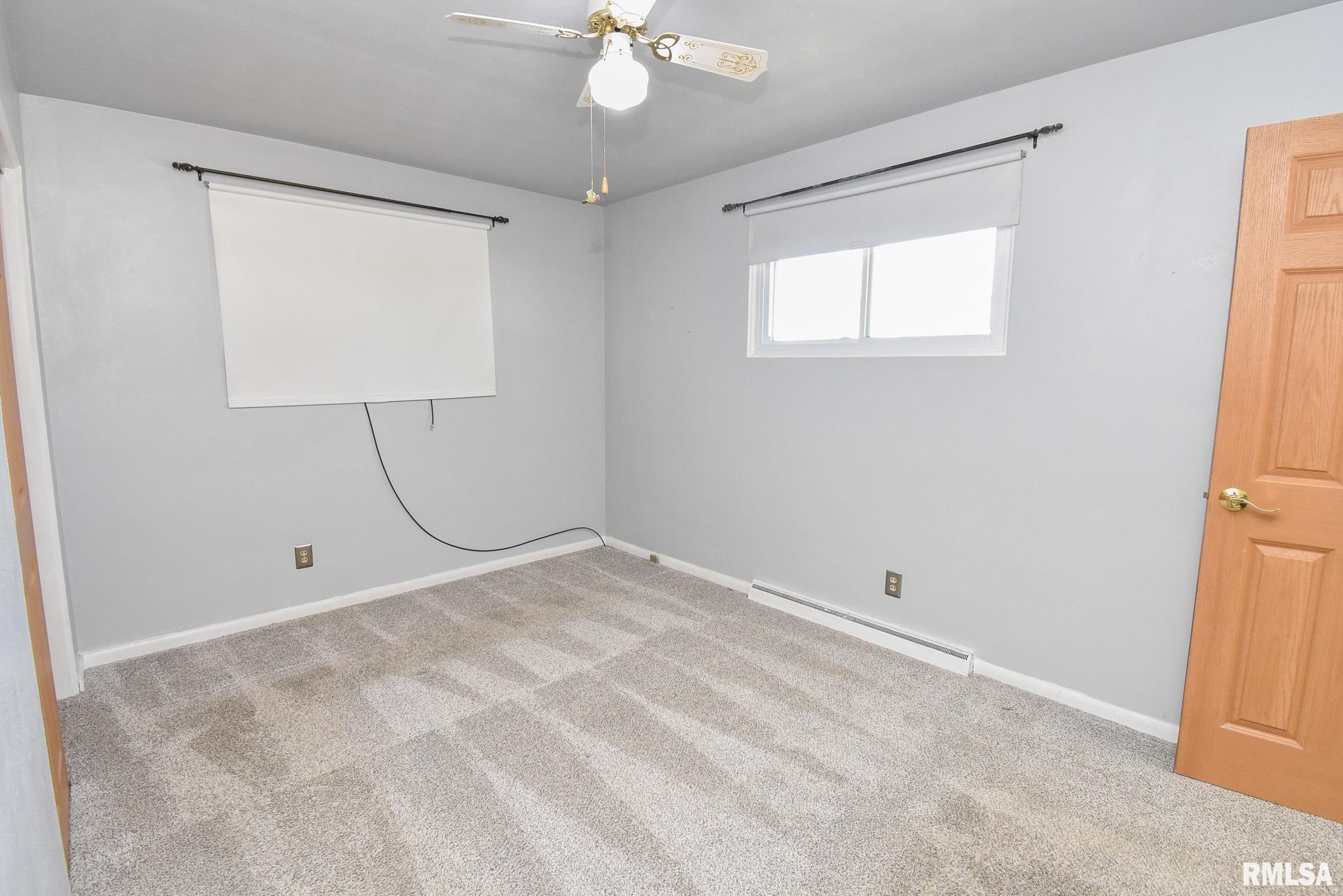 2715 Tiara Strip Peoria, IL 61607 - Photo 13 of 30