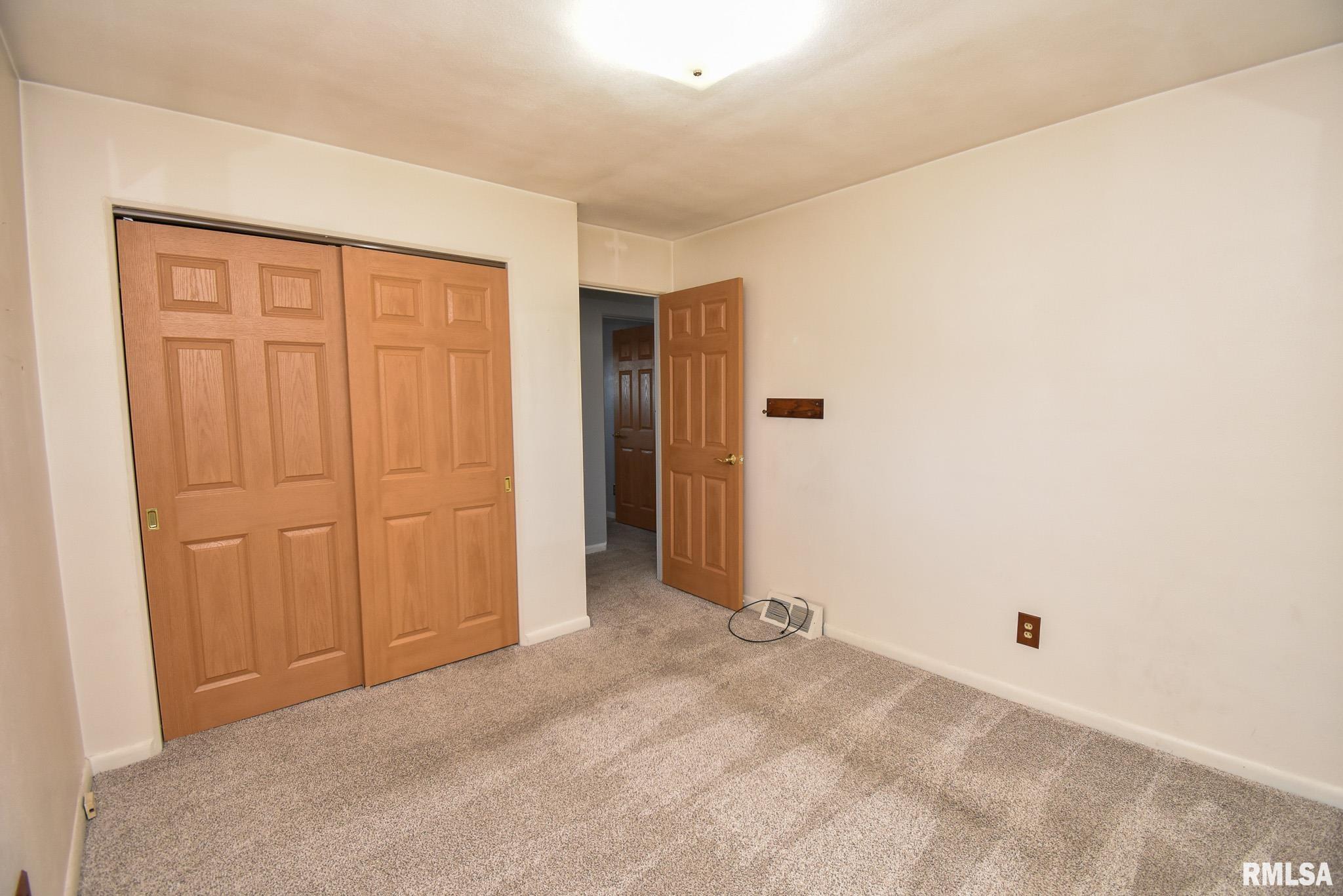 2715 Tiara Strip Peoria, IL 61607 - Photo 21 of 30