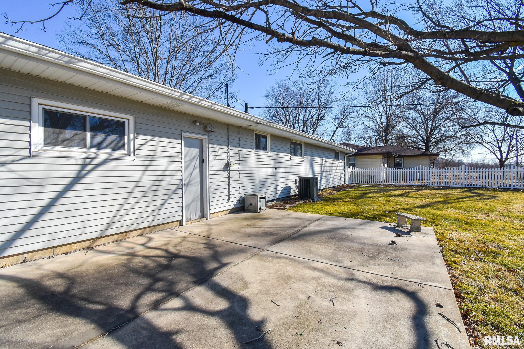 2715 Tiara Strip Peoria, IL 61607 - Photo 28 of 30