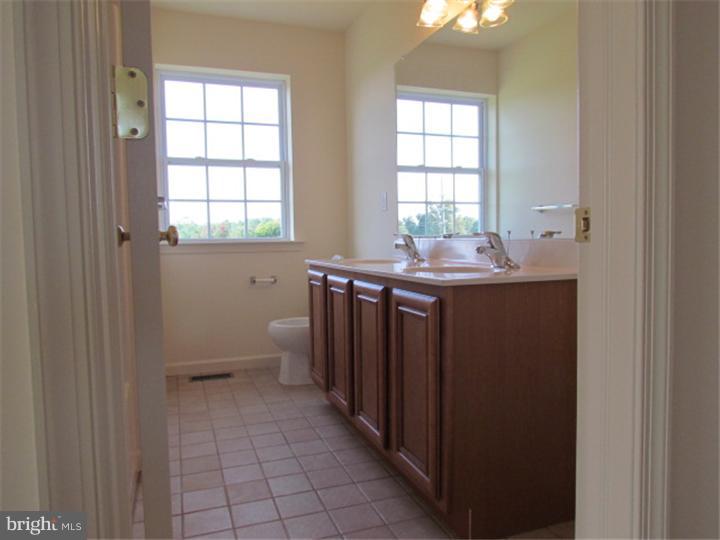 1552 Hidden Valley Road Allentown, PA 18103 - Photo 15 of 25 Gallery Image 15