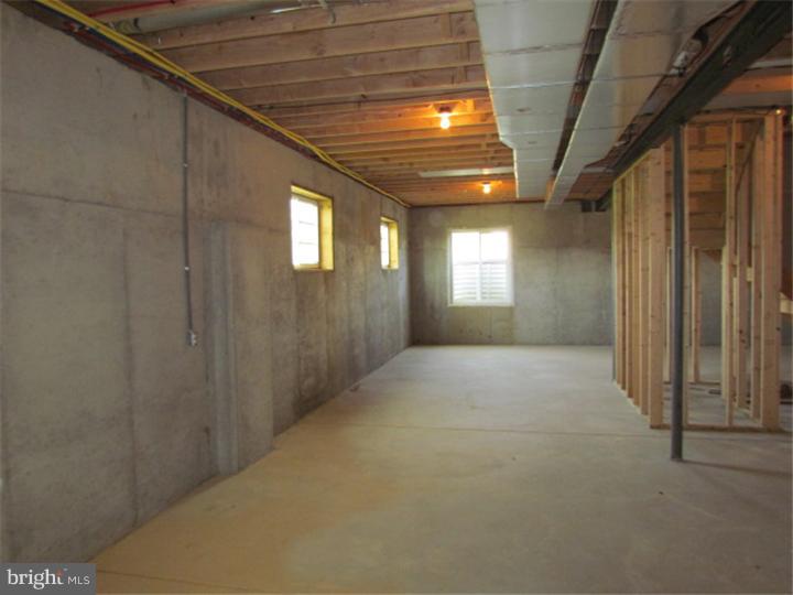 1552 Hidden Valley Road Allentown, PA 18103 - Photo 19 of 25 Gallery Image 19