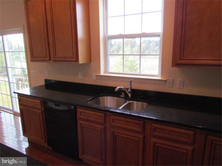 1552 Hidden Valley Road Allentown, PA 18103 - Photo 4 of 25 Gallery Image 4