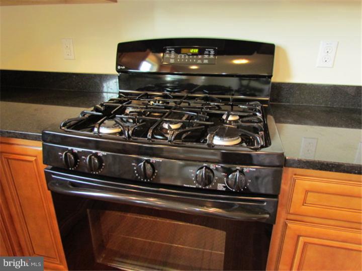 1552 Hidden Valley Road Allentown, PA 18103 - Photo 6 of 25 Gallery Image 6