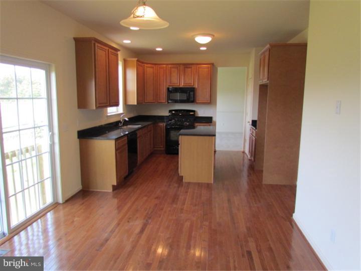 1552 Hidden Valley Road Allentown, PA 18103 - Photo 7 of 25 Gallery Image 7