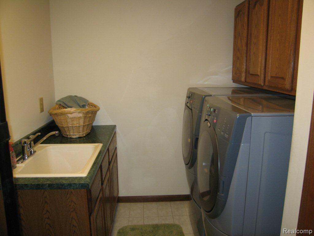 6243 Cyclone Road Otter Lake, MI 48464 - Photo 10 of 14 Laundry