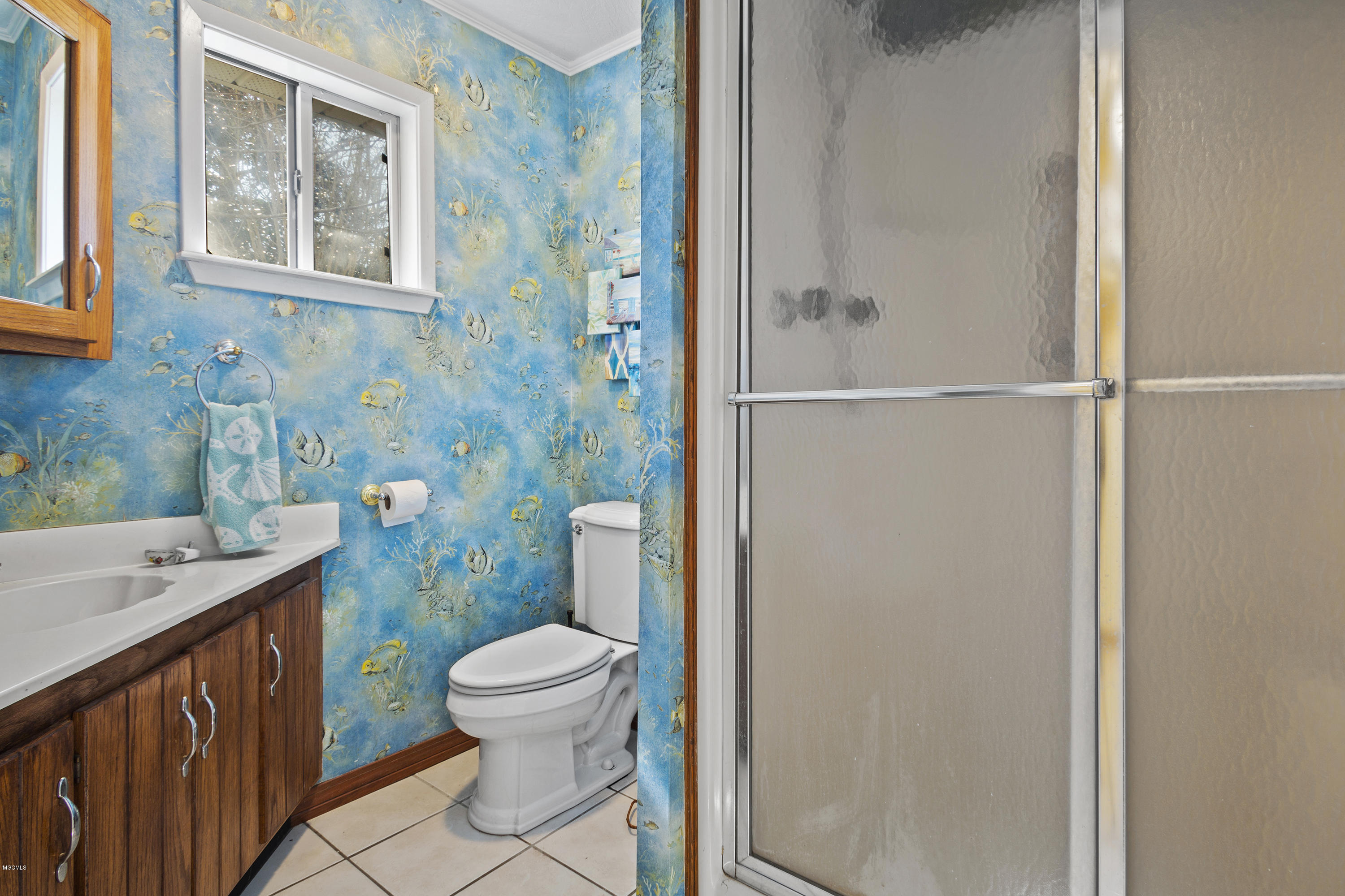 7508 Bluff Point Road Gautier, MS 39553 - Photo 32 of 47 Bathroom