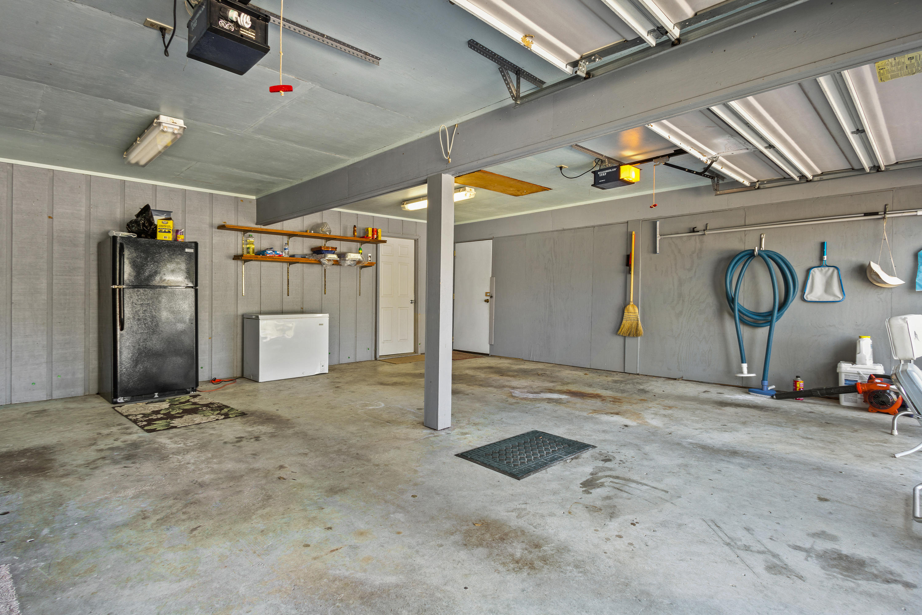 7508 Bluff Point Road Gautier, MS 39553 - Photo 45 of 47 Garage