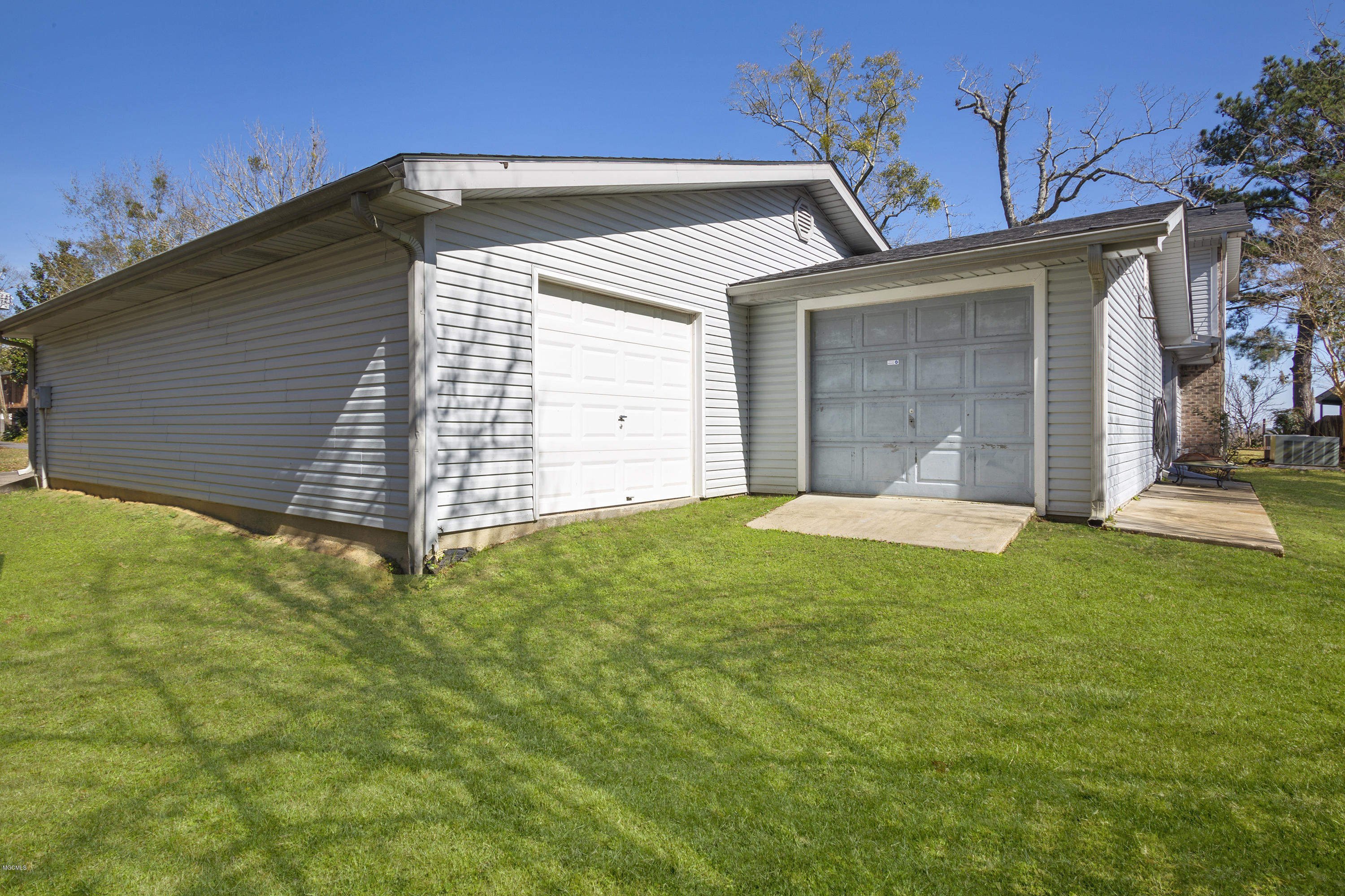 7508 Bluff Point Road Gautier, MS 39553 - Photo 46 of 47 Garage