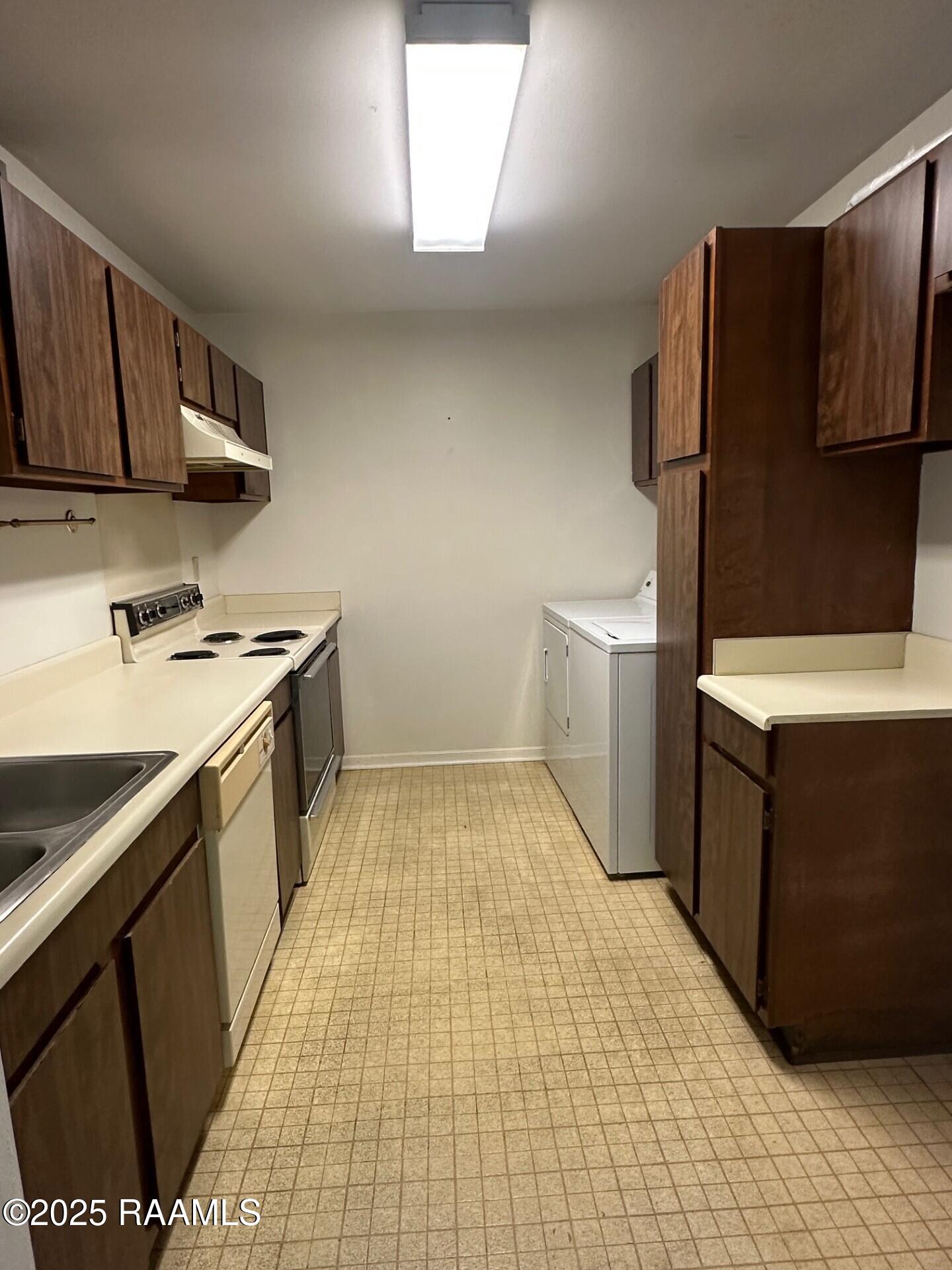 701 South College Road, Unit 309 Lafayette, LA 70503 - Photo 8 of 11 thumbnail_IMG_7603