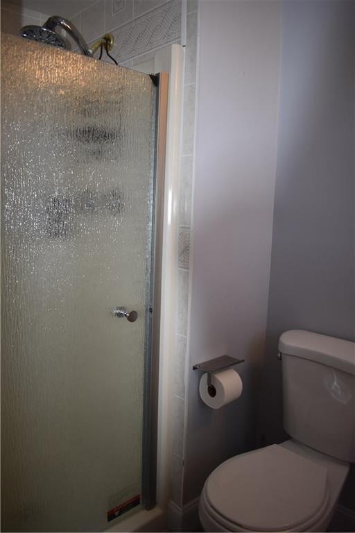 3858 Edge Road Pittsburgh, PA 15227 - Photo 15 of 23 Master Shower