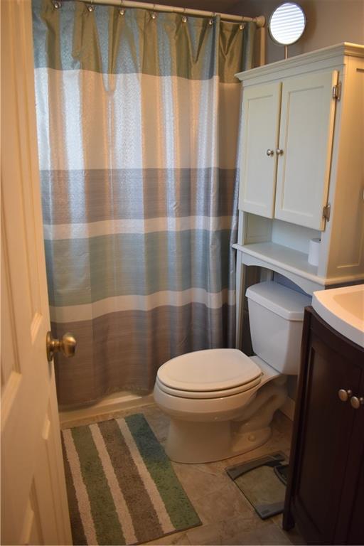 3858 Edge Road Pittsburgh, PA 15227 - Photo 23 of 23 Main Bathroom
