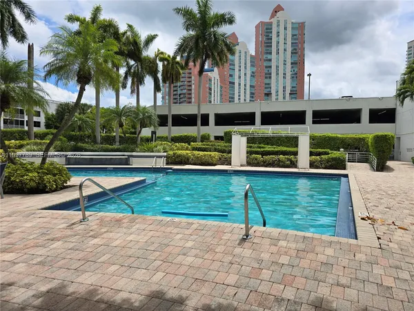 $2,300 | 3300 Northeast 192 Street, Unit 210, Aventura, FL 33180