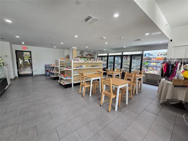 $2,300 | 3300 Northeast 192 Street, Unit 210, Aventura, FL 33180