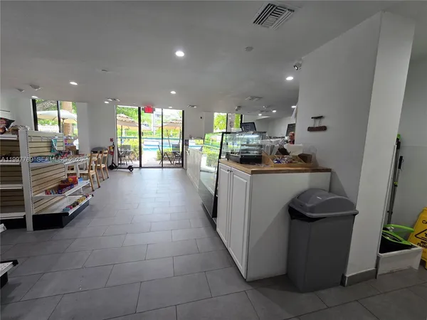 $2,300 | 3300 Northeast 192 Street, Unit 210, Aventura, FL 33180