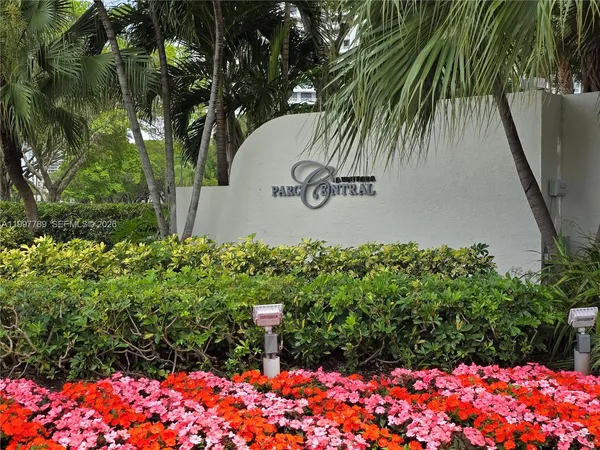 $2,300 | 3300 Northeast 192 Street, Unit 210, Aventura, FL 33180