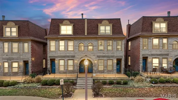 $180,000 | 335 North Boyle Avenue, Unit D4, St. Louis, MO 63108