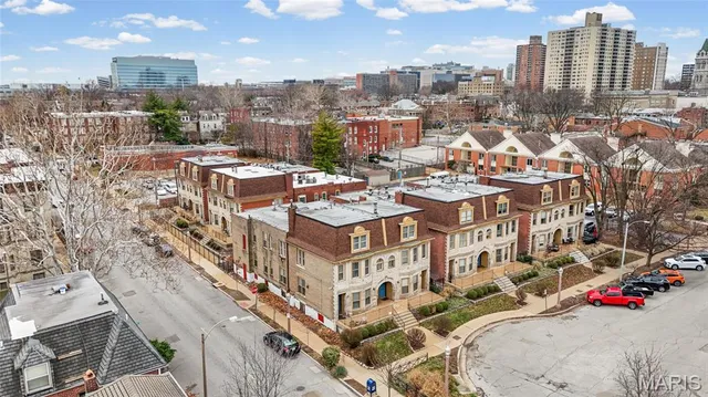 $185,000 | 335 North Boyle Avenue, Unit D4, St. Louis, MO 63108