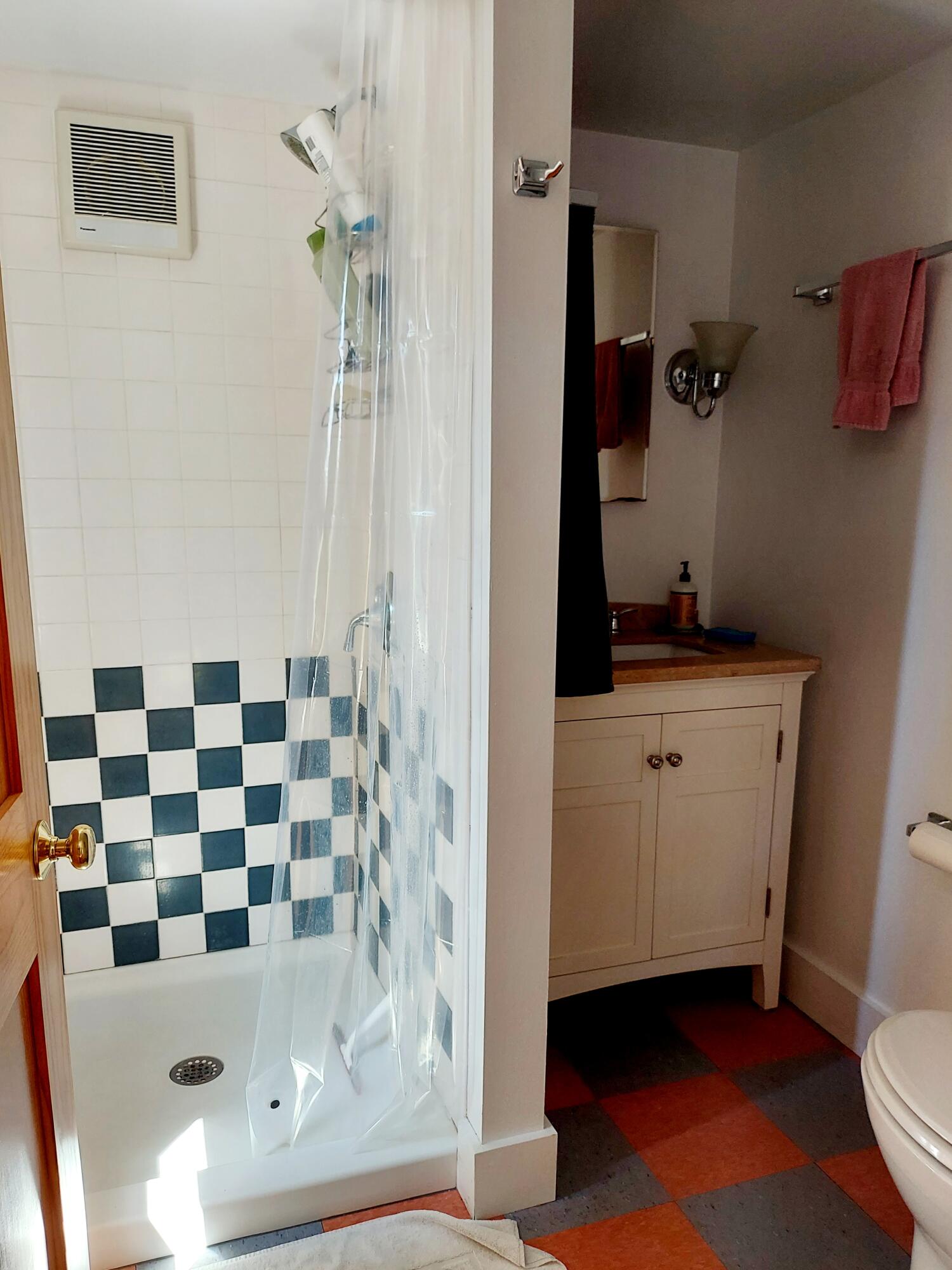 135 Old Bath Road Brunswick, ME 04011 - Photo 19 of 37 2nd floor full bathroom